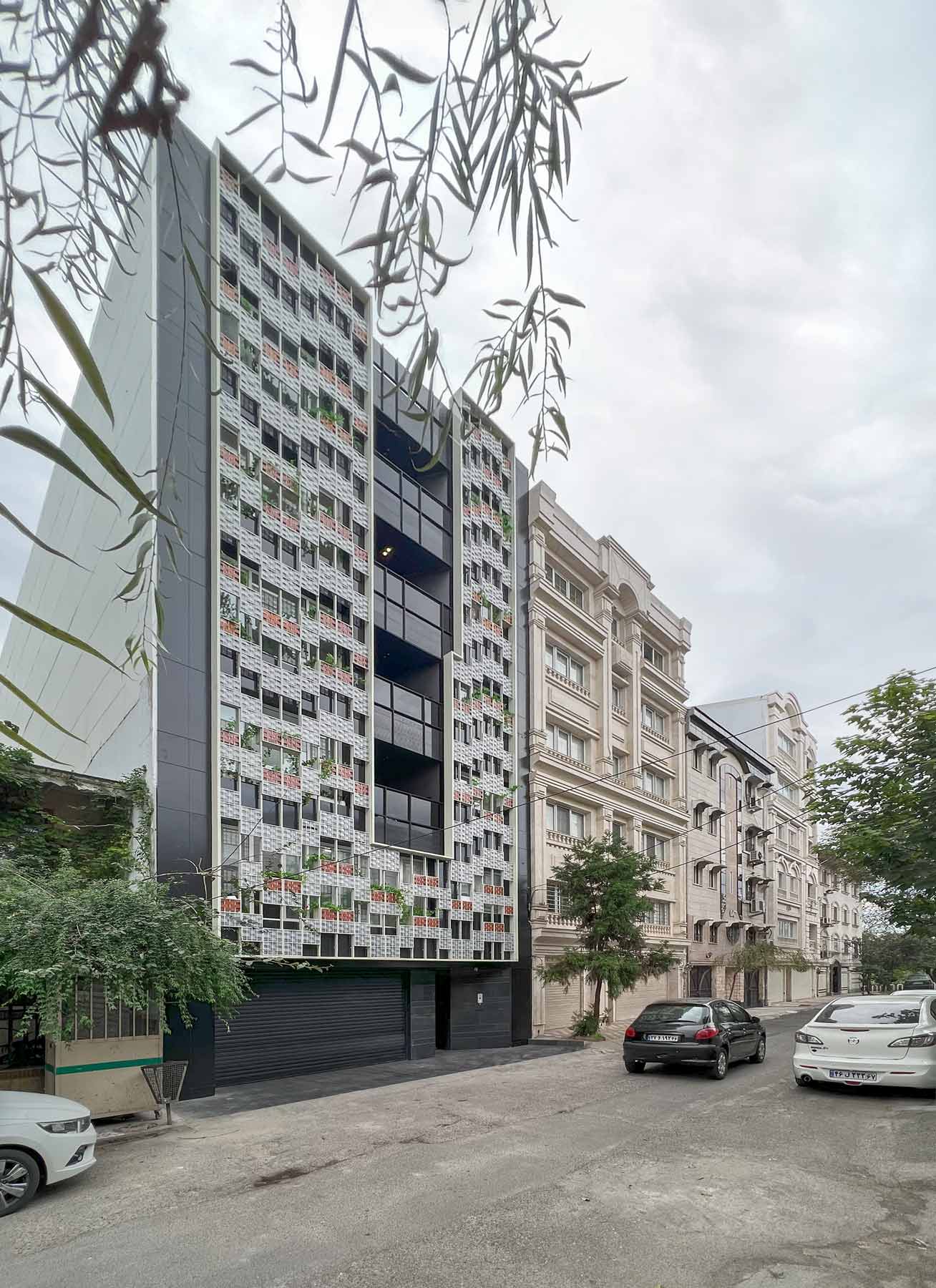 facade front, day, 93 st. residentail aratment