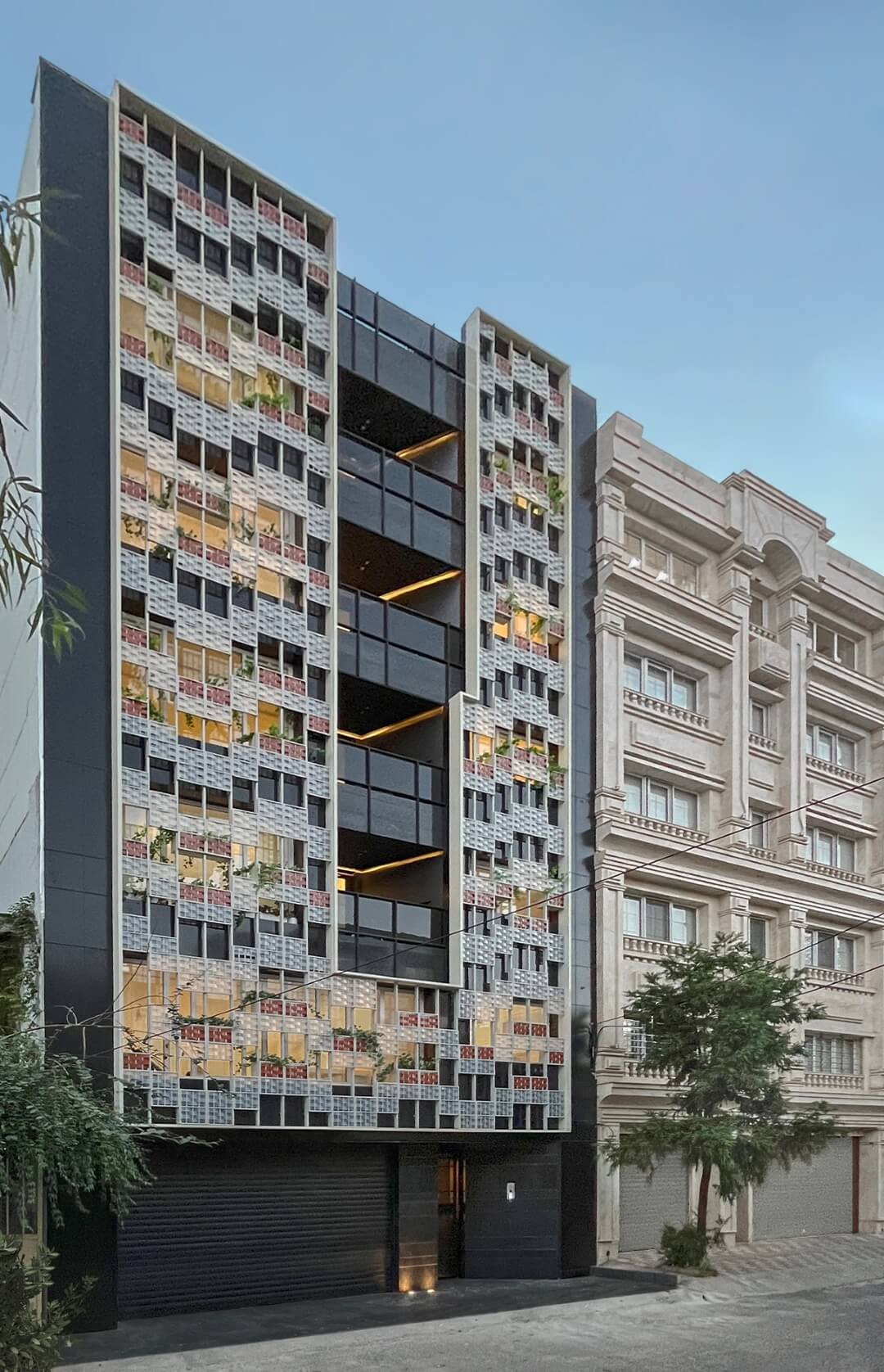 facade in street, 93 st. residentail aratment