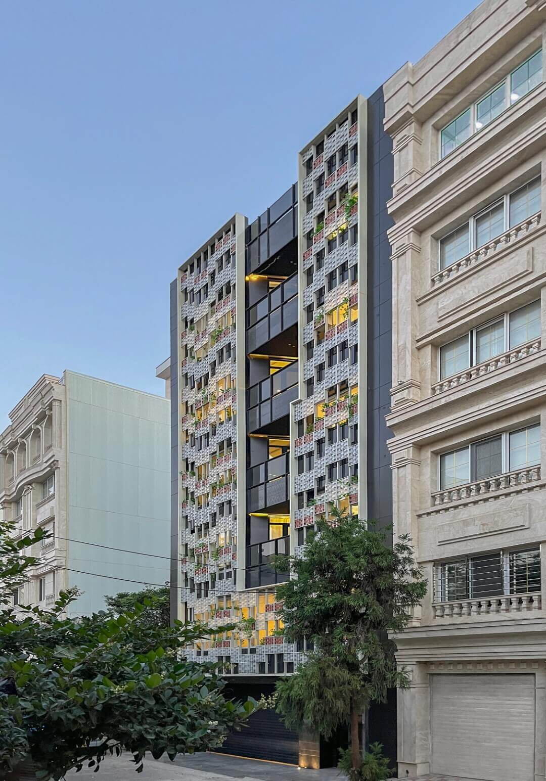 facade and neighbors building, 93 st. residentail aratment